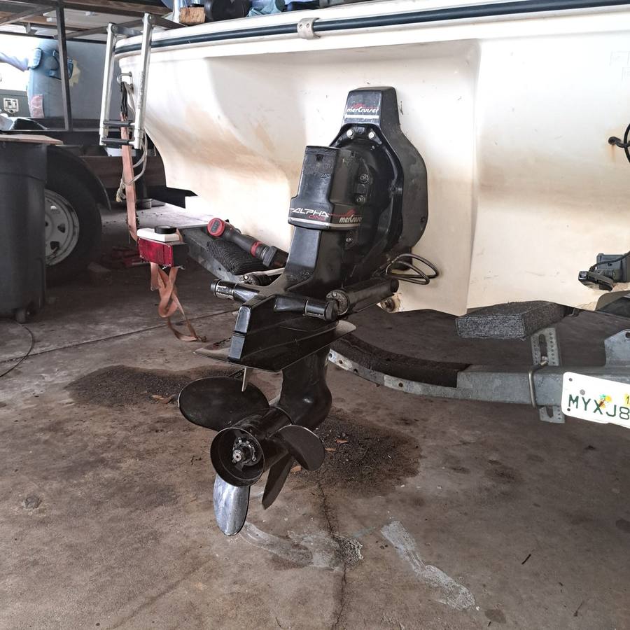 MerCruiser Alpha One sterndrive serviced dockside by Nichols Mobile Marine